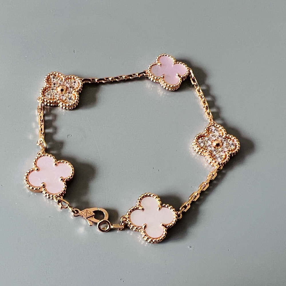 Elegant 18-Rose Gold-plated Sterling Silver Bracelet
20cm/7.87 inches
